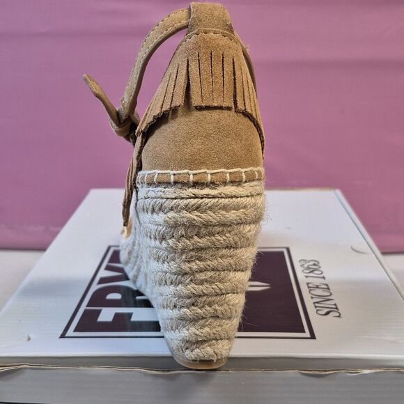 Frye Lila Feather Wedge Women 8M Sand Open Toe Suede Sandal - New - Picture 6 of 11
